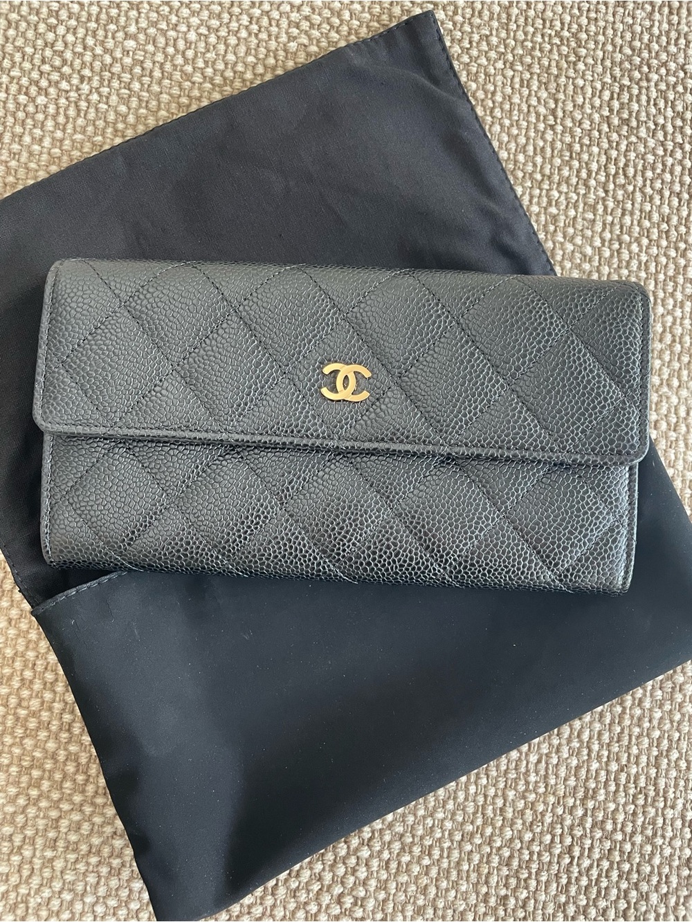 CHANEL Black Quilted Caviar Leather Wallet with Gold CC NEVER USED - Picture 10 of 12